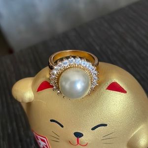 Pearl ring - costume jewelry